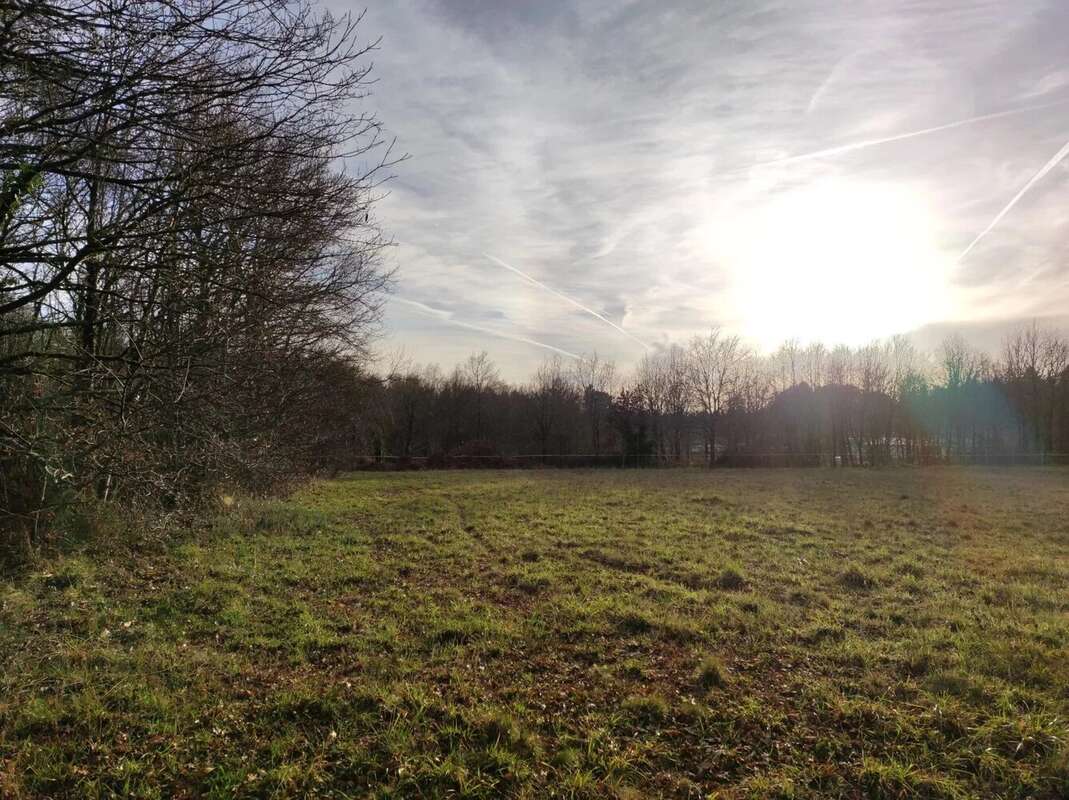 Terrain à PIEGUT-PLUVIERS