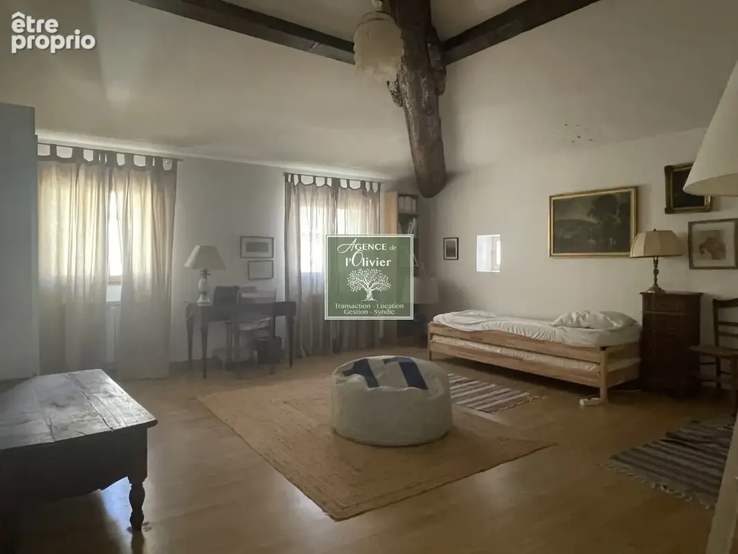 ARLES - Maison de ville 124 m2-3/4 chambres - photo 4