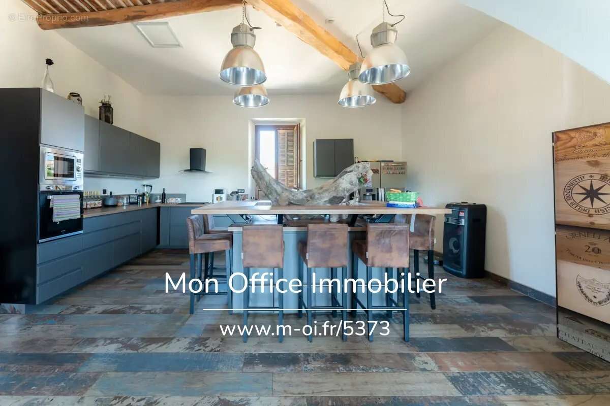 Appartement à LA FARE-LES-OLIVIERS