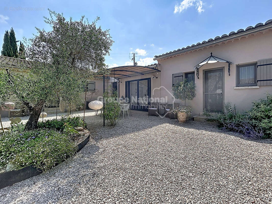 Élégance Provençale & Art de Vivre d'Exception: une propriété 3 habitations - photo 15