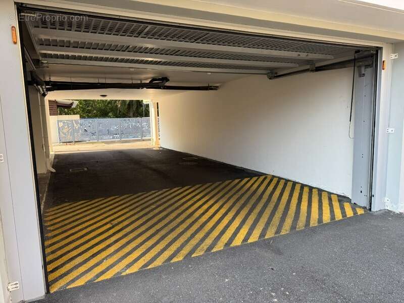 Coup de coeur pour ce splendide T2 de 81 M2 dont 52m2 habitable, à CAYENNE vue océan - photo 13