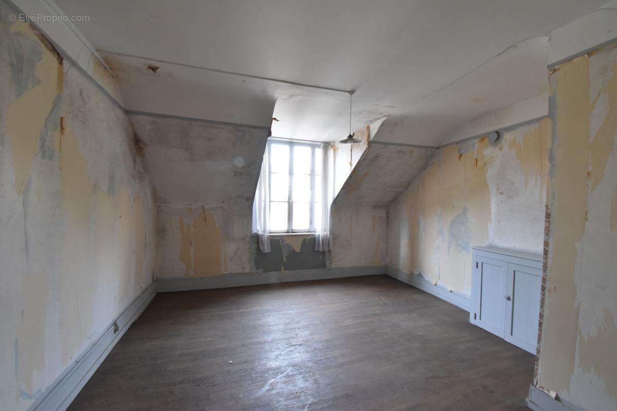 Maison à COSNE-COURS-SUR-LOIRE