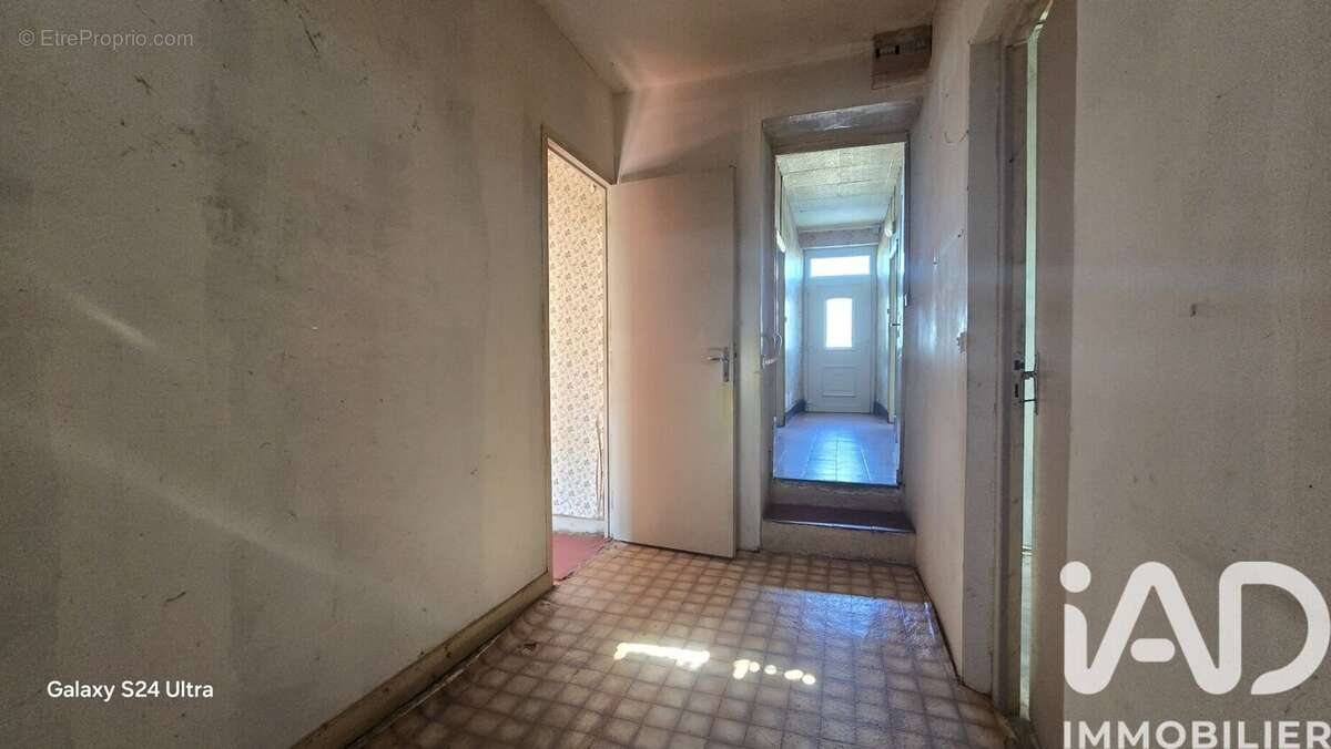 Maison 111 m² à Sennecay  - photo 9