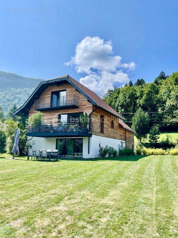 Maison à SAINT-JORIOZ