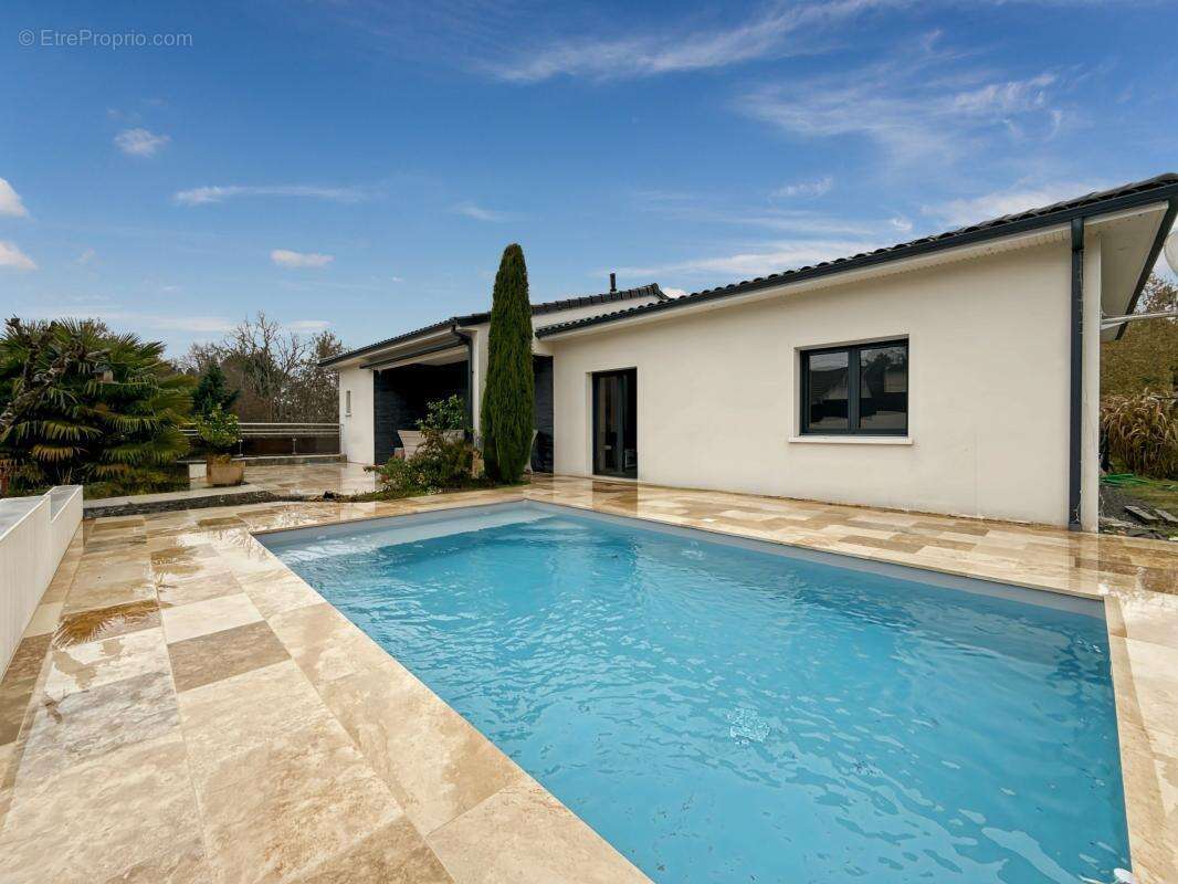 Maison à CHATEAU-L'EVEQUE