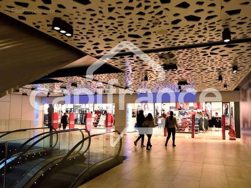 Commerce à SAINT-JEAN-DE-VEDAS