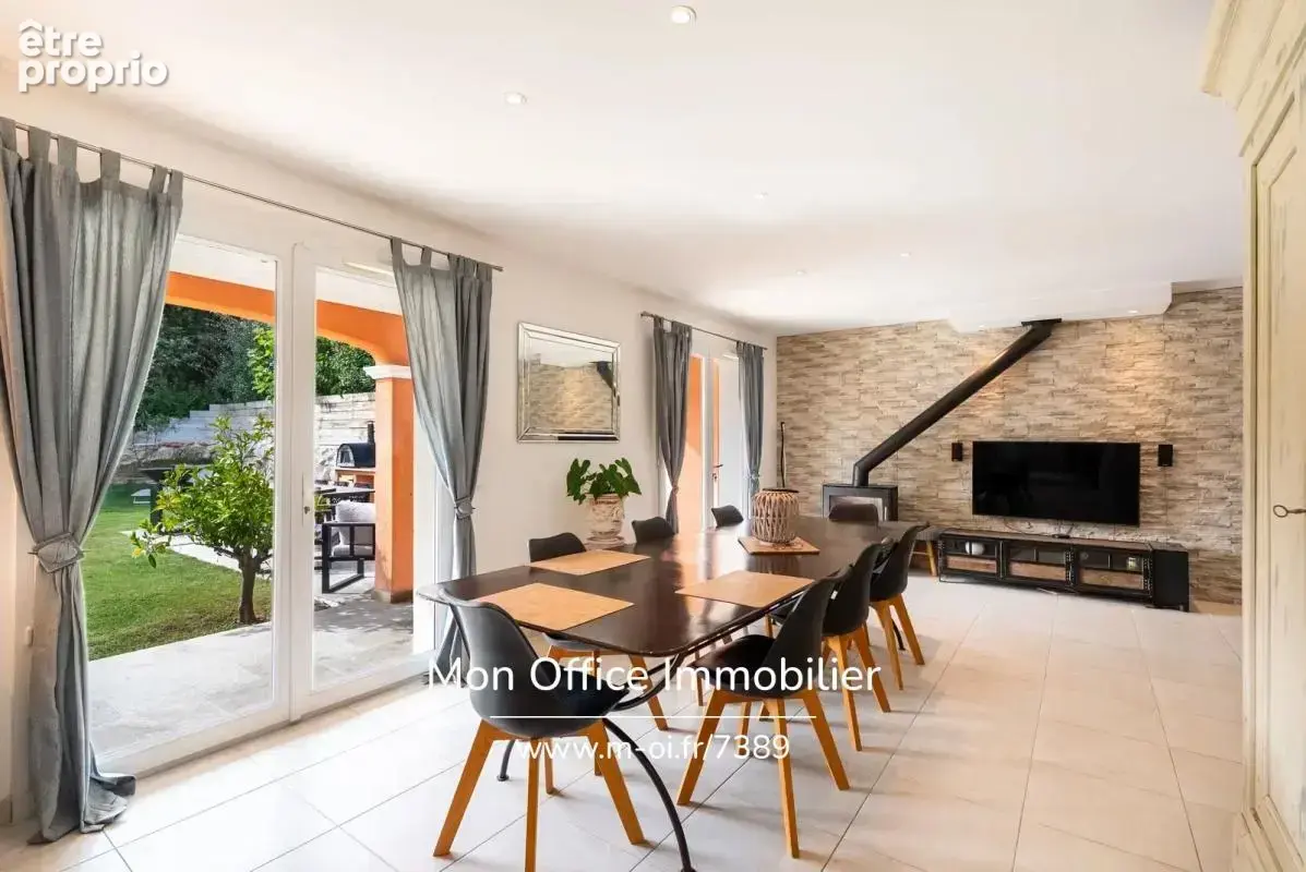 Référence : 7389-JDO - Maison familiale 4 chambres avec piscine et terrain de 1 260 m² à Venelles - photo 7