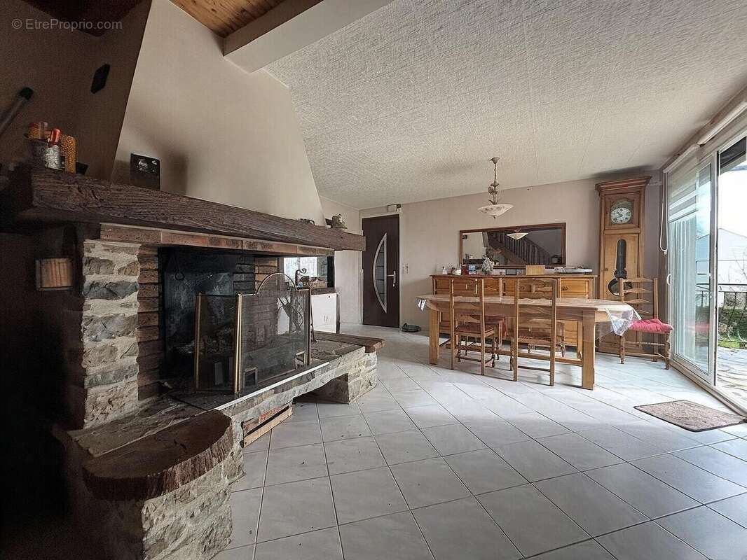 Maison à SAINT-SULPICE-LA-FORET