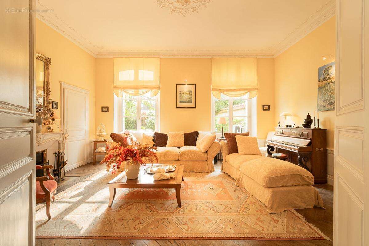 Ensemble immobilier Sézanne 14 pièces 334 m2 - photo 6