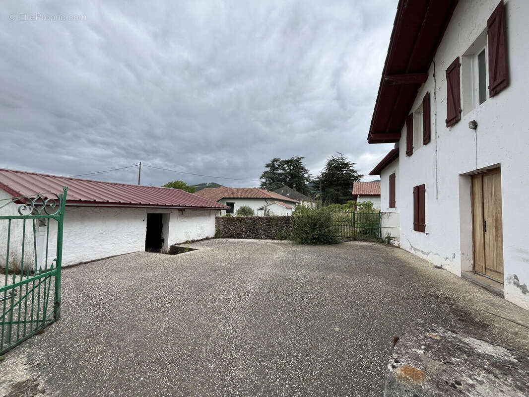 Maison 153 m² à Saint-Martin-D'arrossa  - photo 2