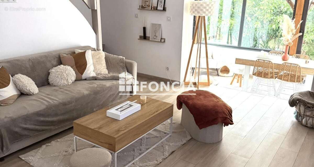 Maison à BORNEL