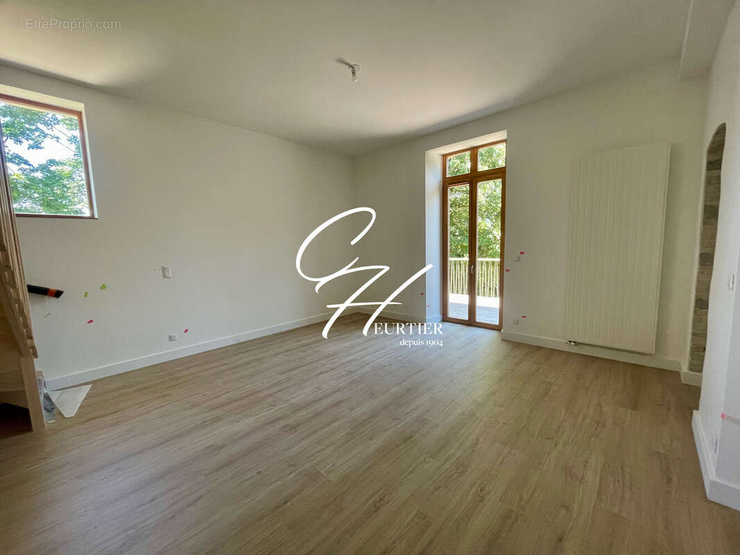 Appartement à LE PONT-DE-CLAIX