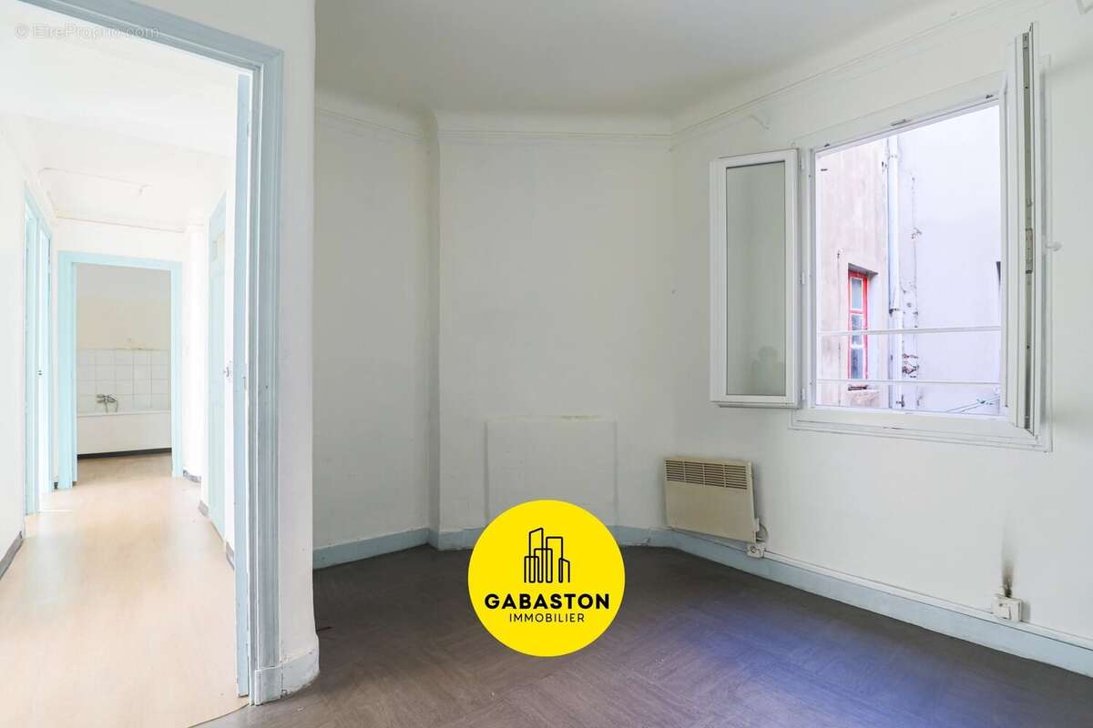 Appartement à MARSEILLE-1E