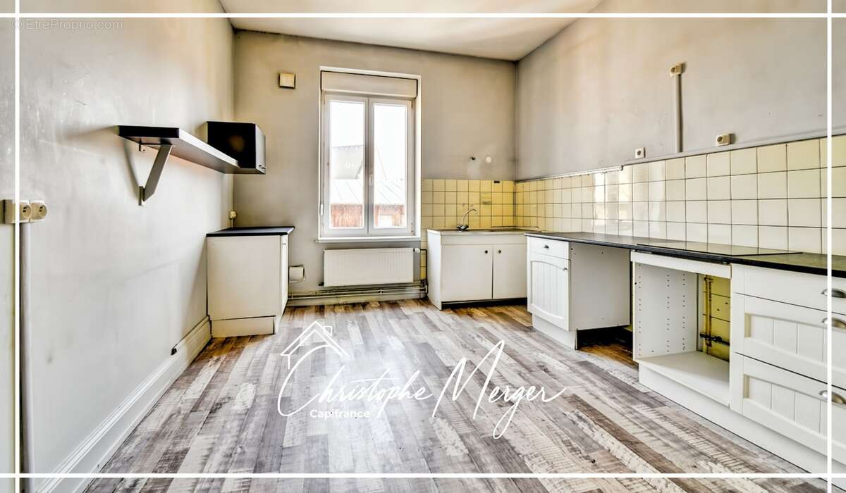 Appartement à vendre 3 chambres 104m² à Sarrebourg (57) en plein centre ville, spacieux et lumineux - photo 6