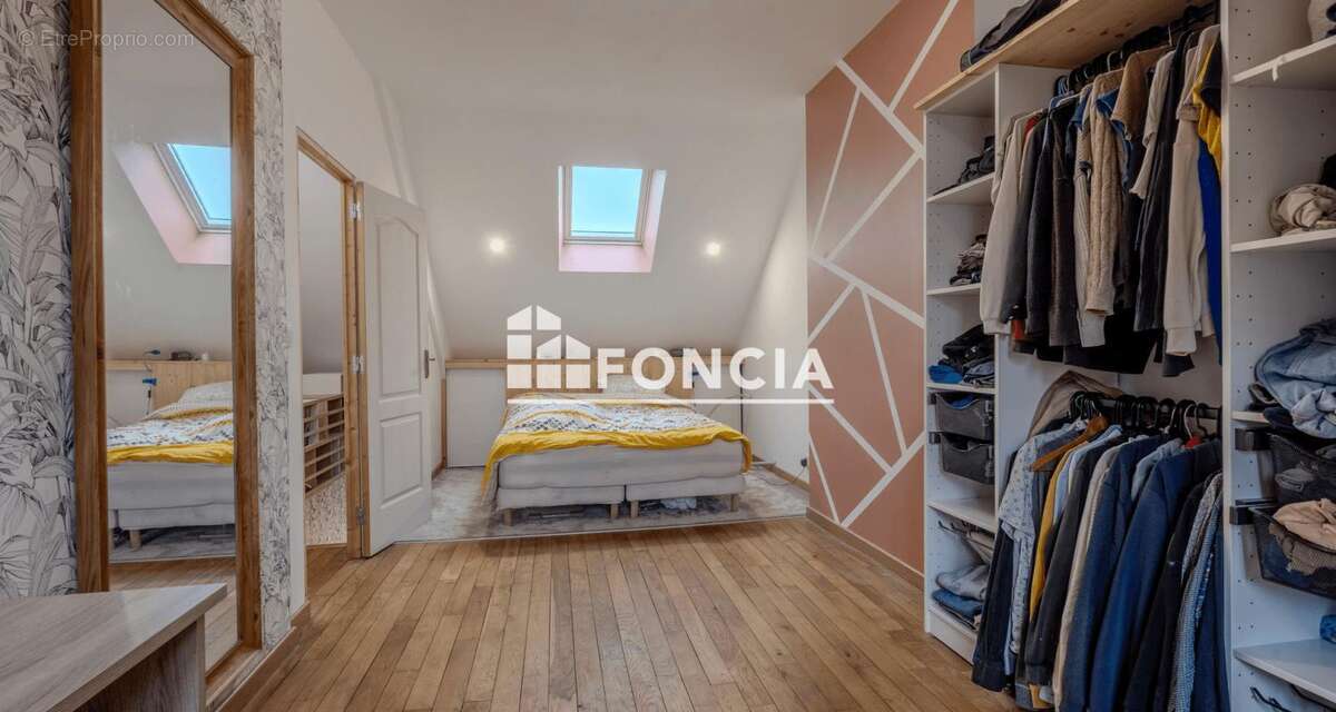 Maison à MONTFORT-LE-GESNOIS