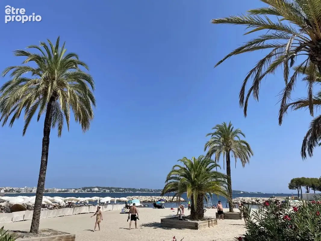 Appartement à vendre, rénové, proche port, vue mer avec terrasse - photo 13