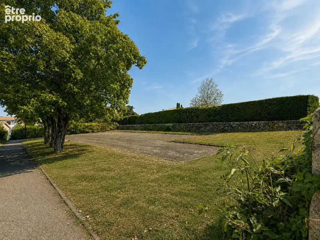 Terrain à bâtir 514 m2 viabilisé en bordure - Centre-village de MACLAS - Libre constructeur - photo 5