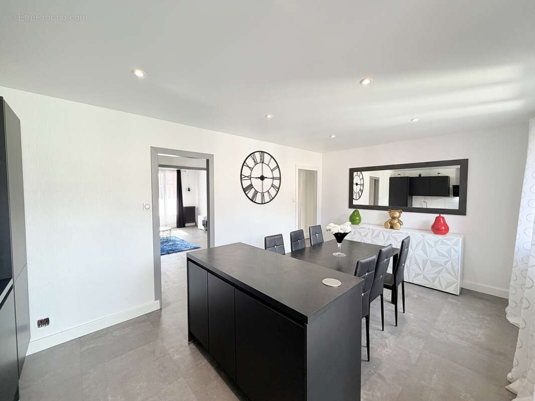 Appartement à SAINT-JEAN-DE-MAURIENNE