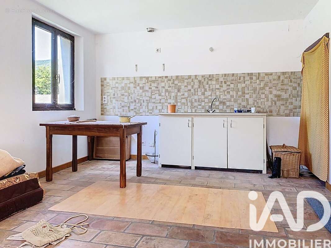 272 m² à Le Poet-Laval  - photo 9