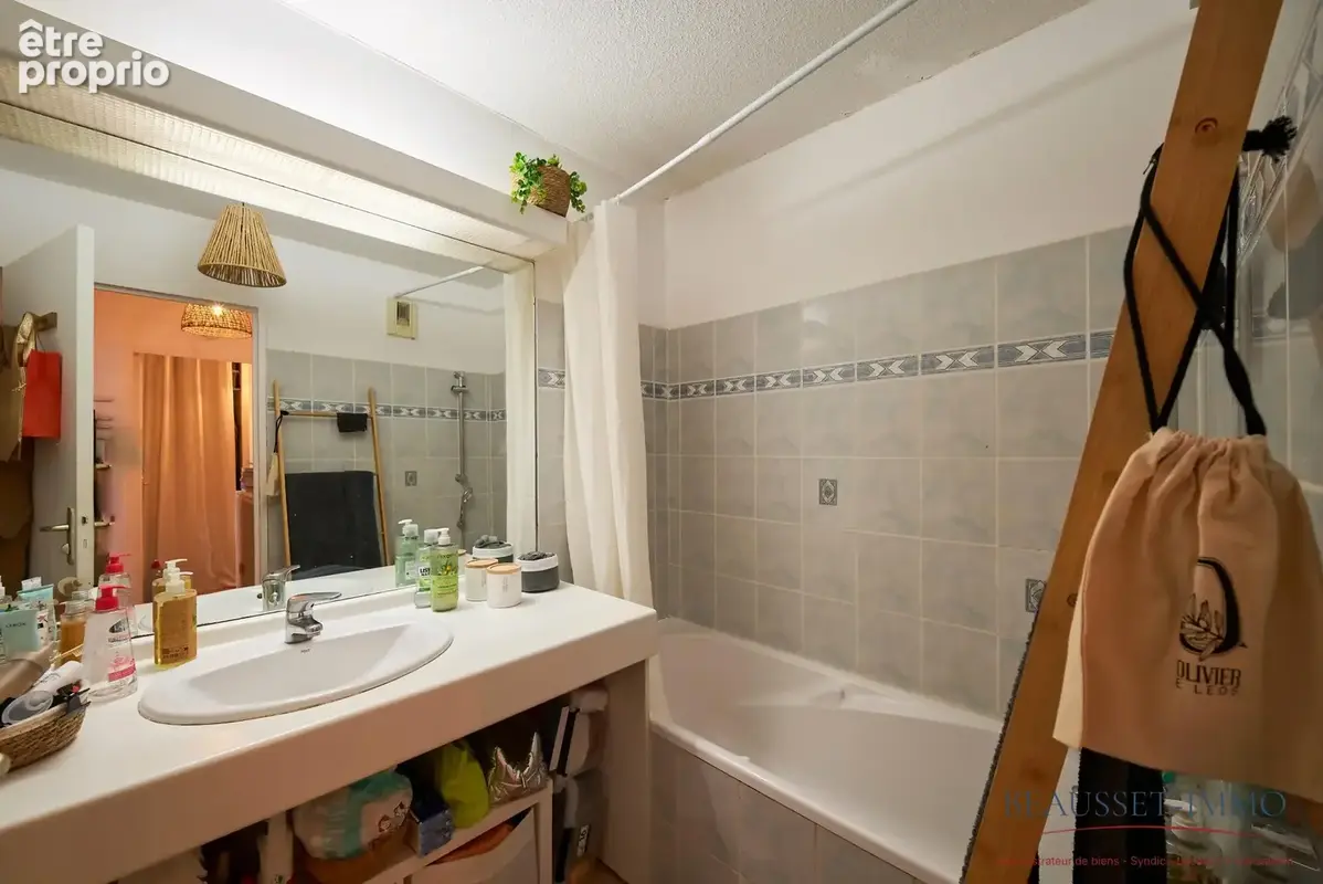 Appartement 63 m² à Saint-Cyr-Sur-Mer  - photo 9