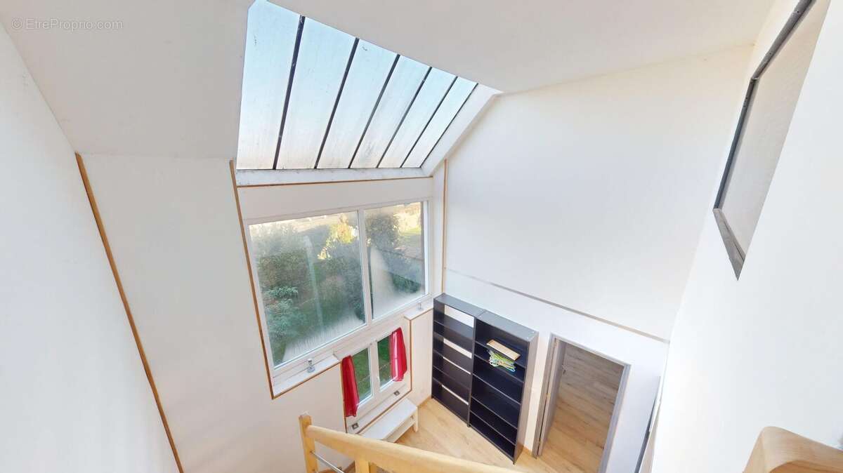 Palier 2ème étage - Maison à SAINT-JEAN-DE-BRAYE