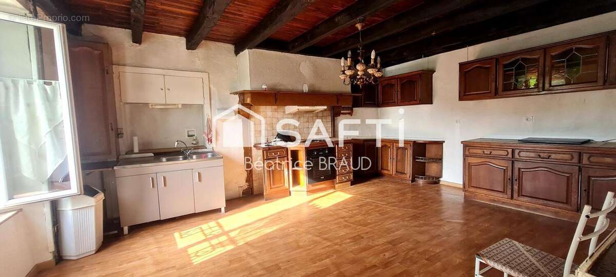 Maison 109 m² à Saint-Martin-De-Jussac  - photo 3