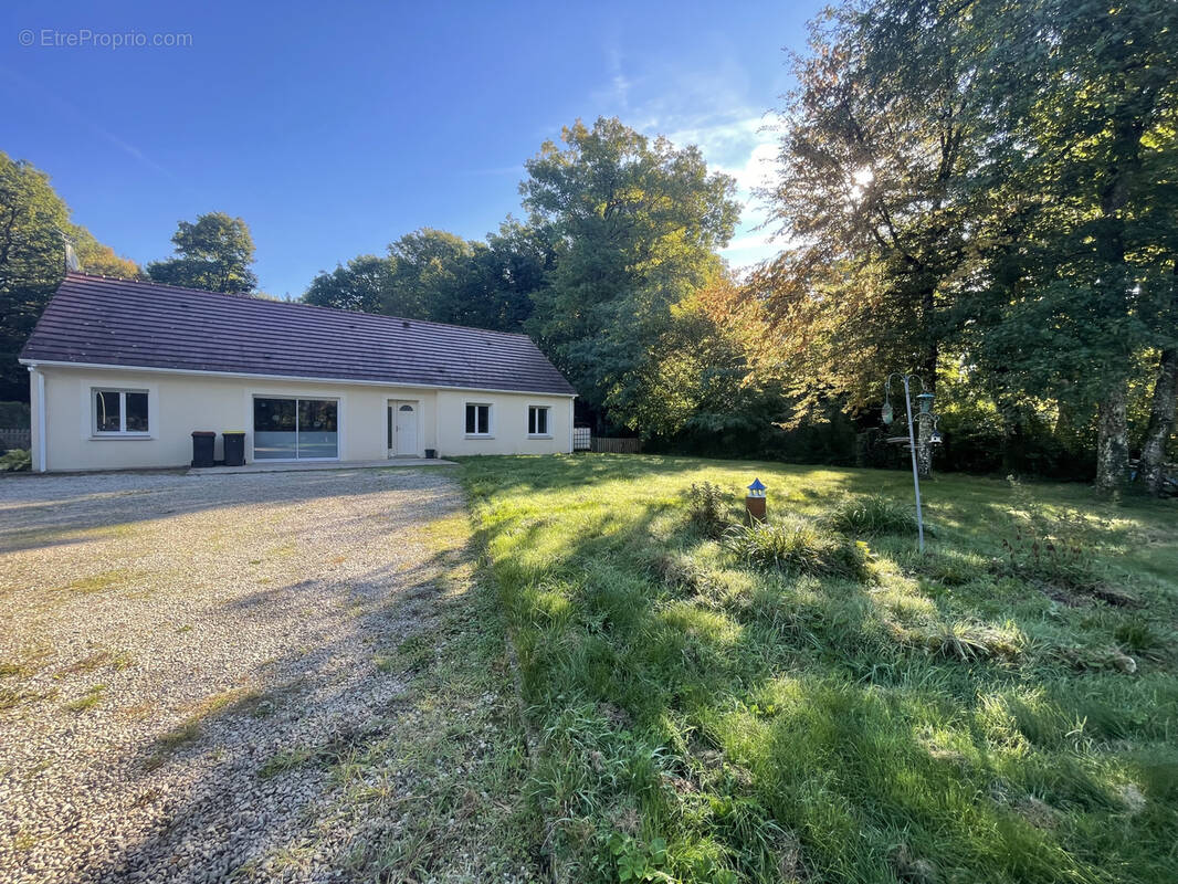 Maison à LA SELLE-EN-HERMOY