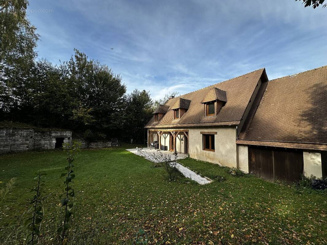 Maison à SAINT-CYR-LA-CAMPAGNE