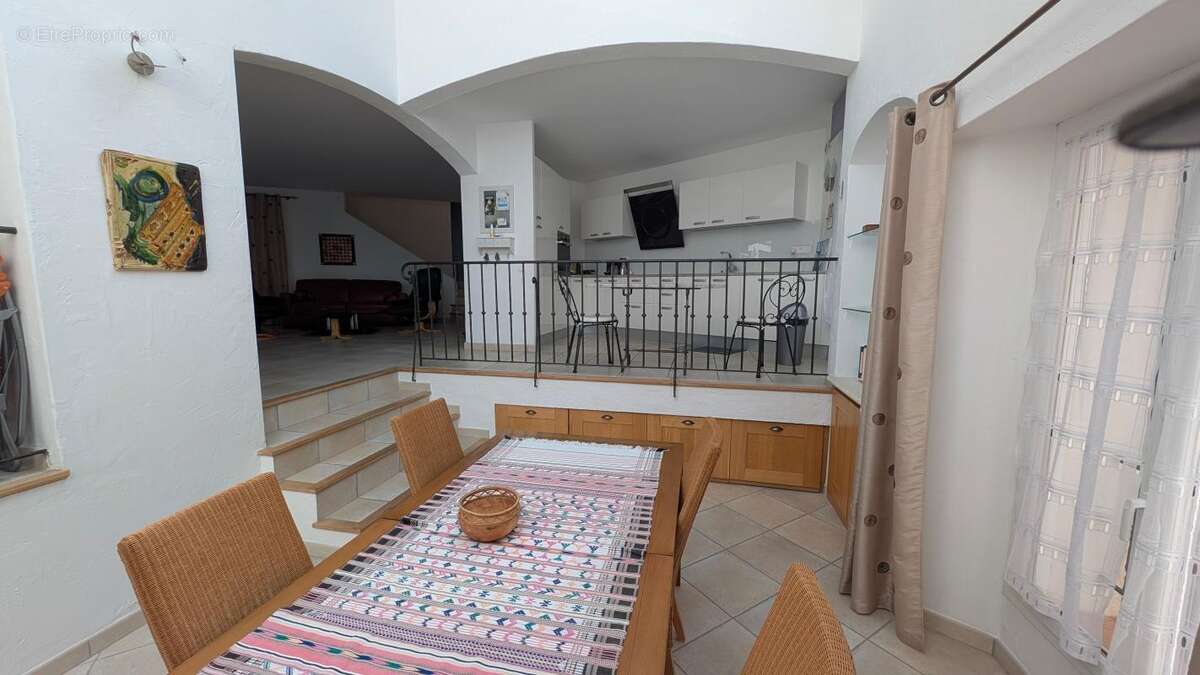 Maison à SIX-FOURS-LES-PLAGES