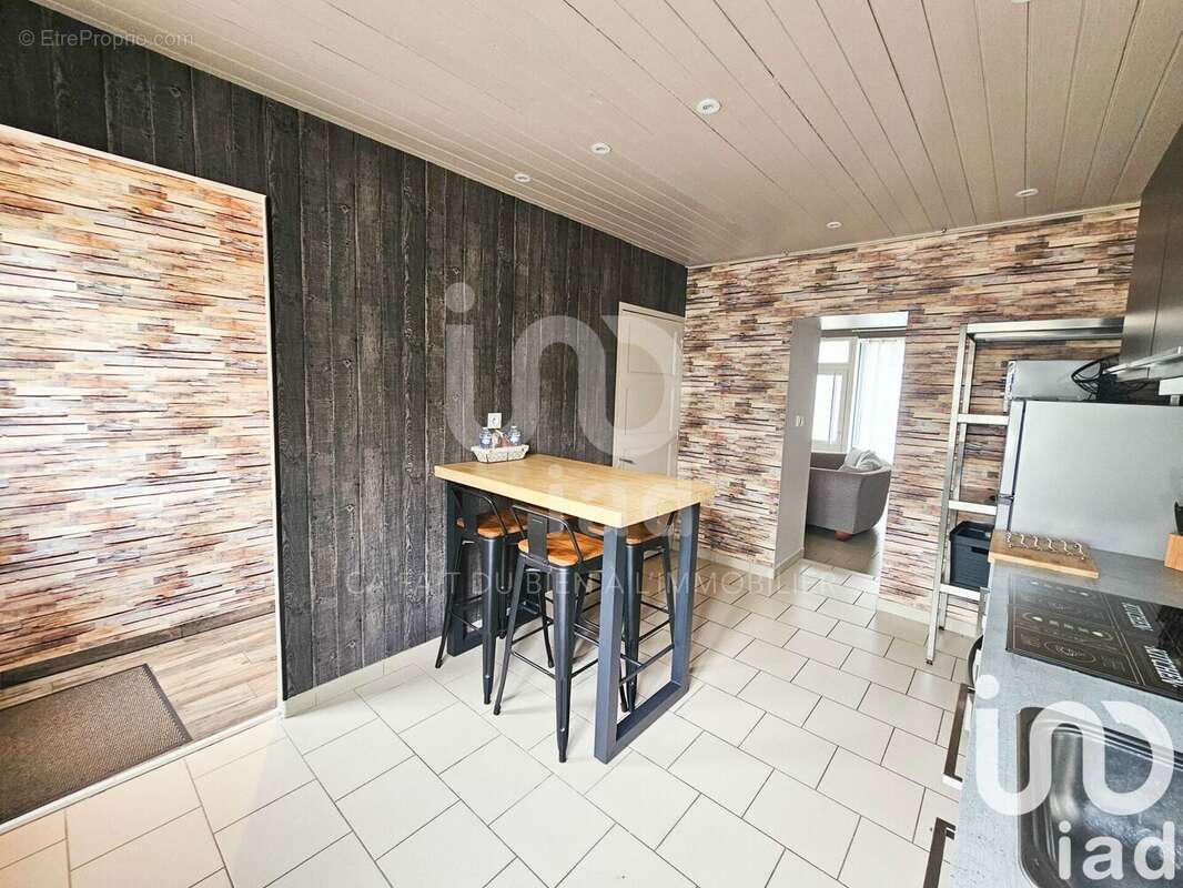 Maison 89 m² à Kergrist  - photo 4