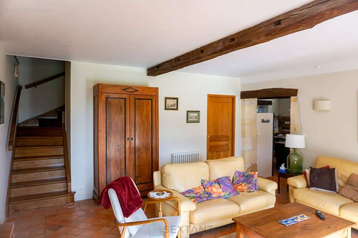 Ancienne maison forte du XIIIe siècle, nichée sur les hauteurs de la petite Venise du Périgord. - photo 11