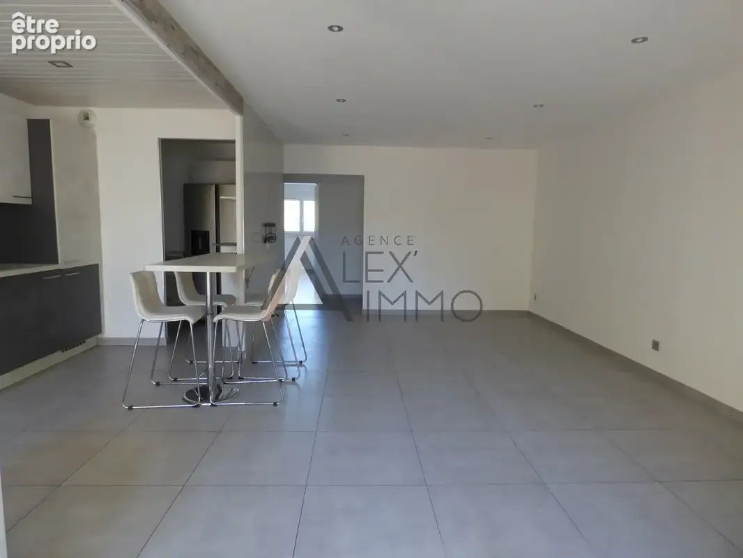 Appartement 5 pièces + plave privative - 102.44 m2 - Les Caillols 13011 Marseille - 245 000 €* - photo 5