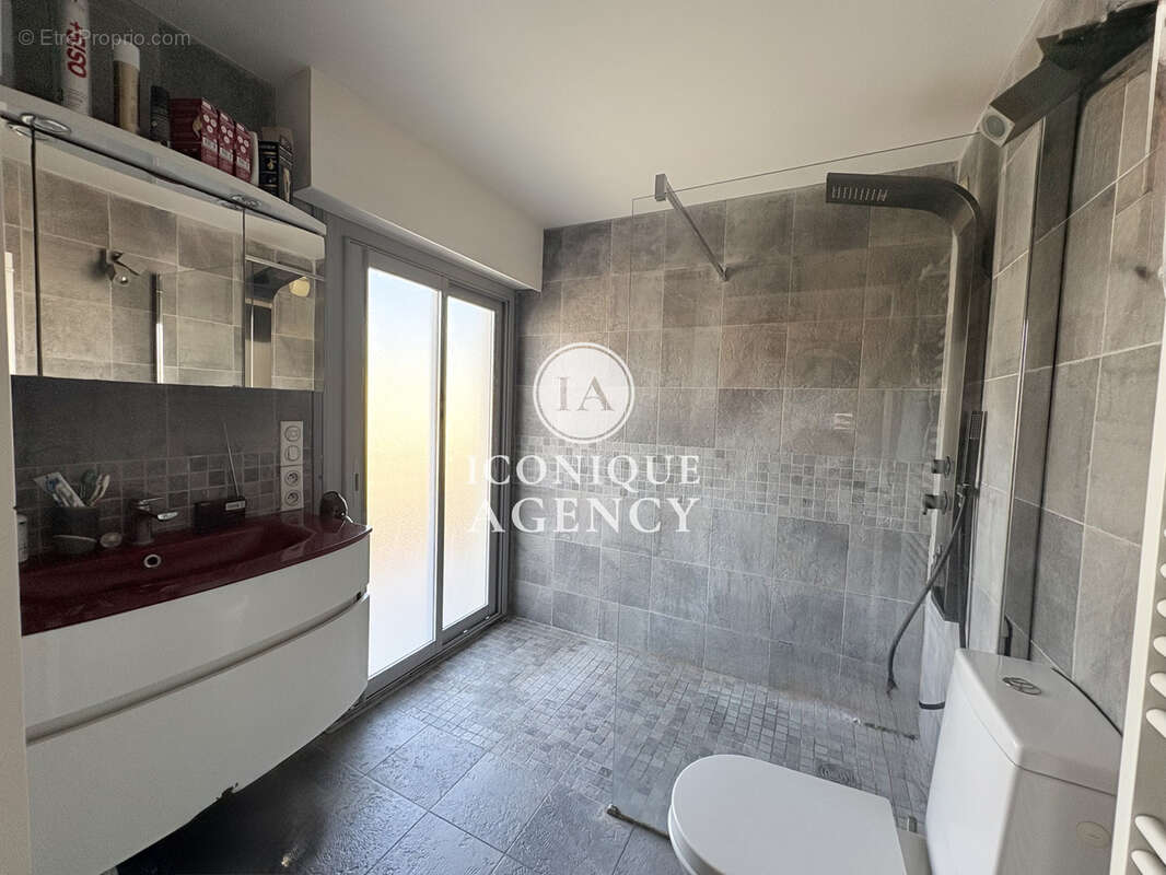 Appartement à VALLAURIS