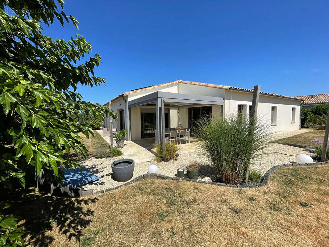 Maison à SAINT-GELAIS