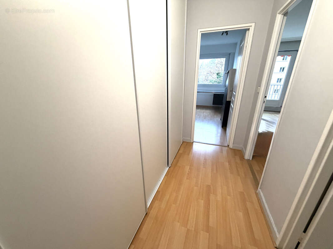 Appartement à COURBEVOIE