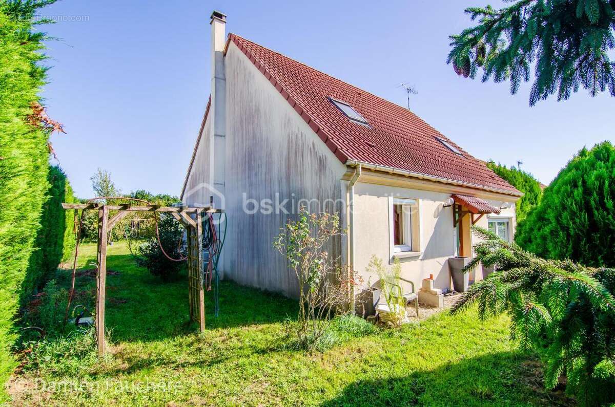 Maison à VARENNES-SUR-SEINE