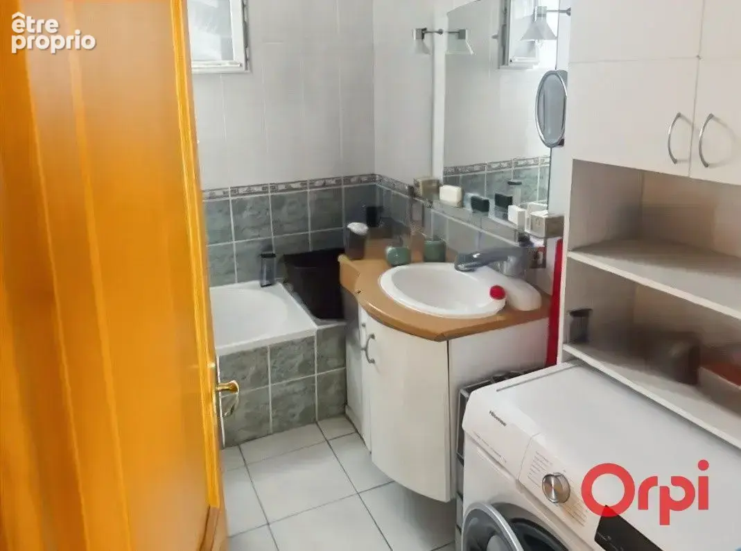 A vendre - appartement - stationnement - photo 8