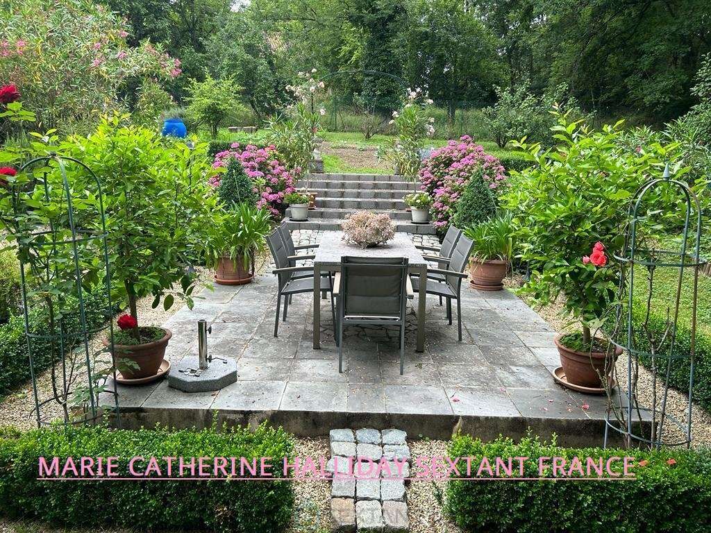 Niche en hauteur magnifique chateau sur 7700 m2 avec sa source - photo 8