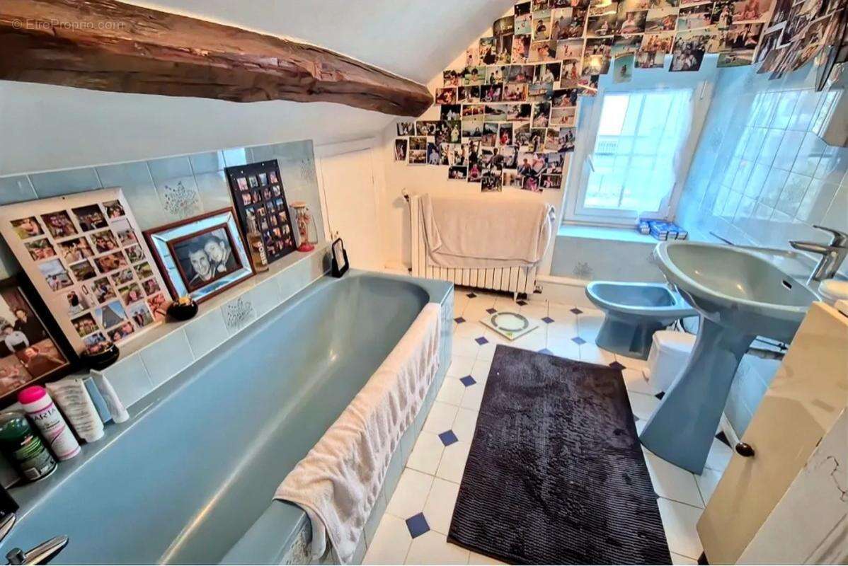 Maison à MONTGIVRAY