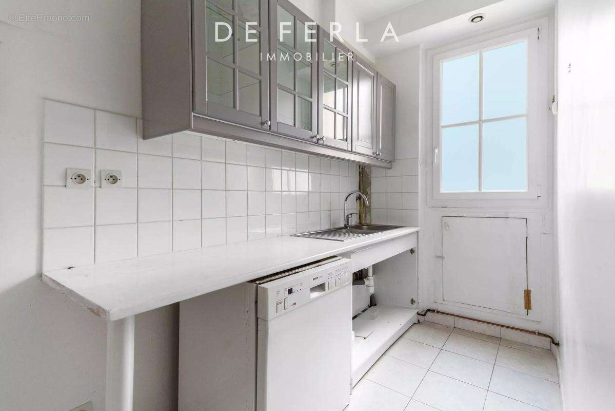 Appartement à PARIS-14E
