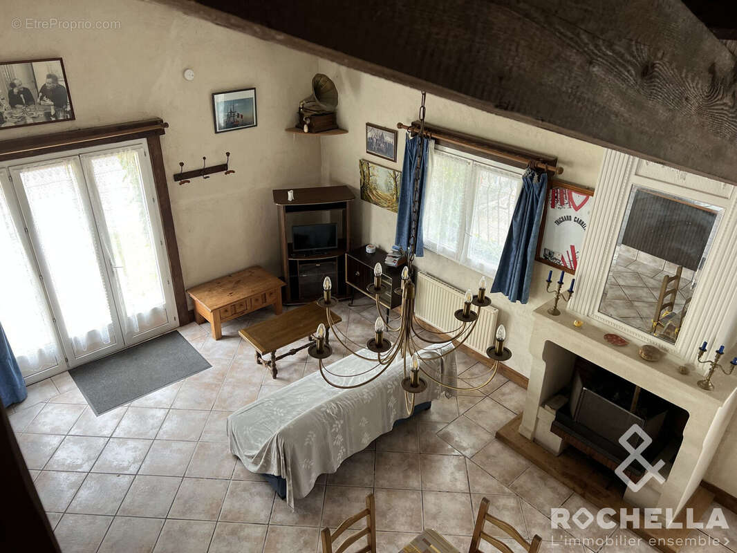 Maison 81 m² à La Vergne  - photo 9