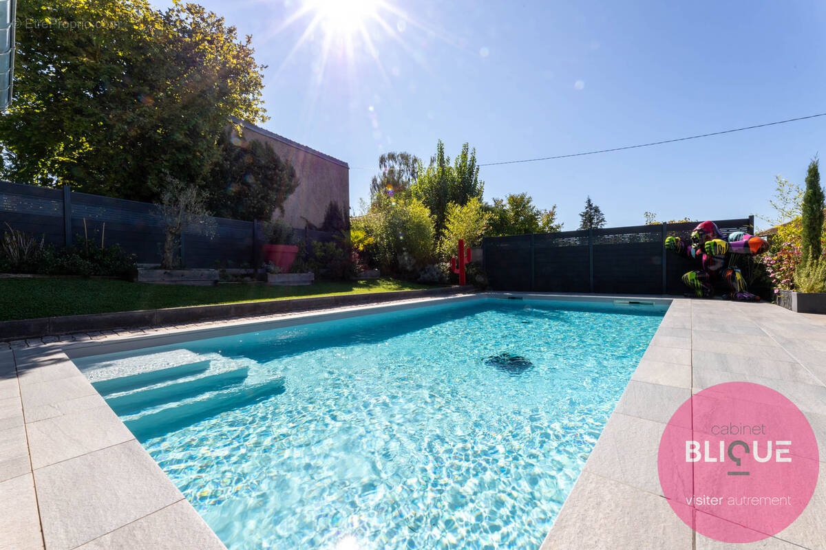 Maison à LAY-SAINT-CHRISTOPHE