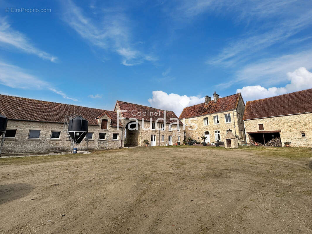 Maison à PICAUVILLE