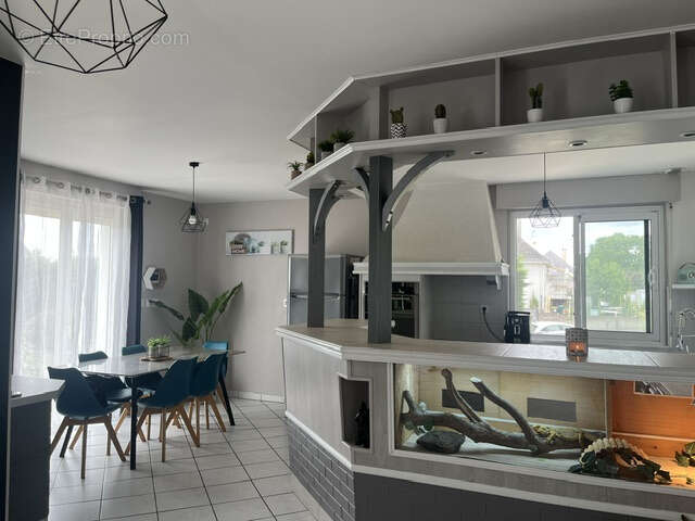 Maison 5 pièces 177m2 - photo 4