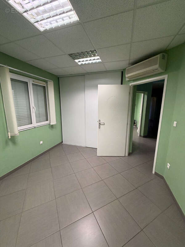 Locaux commerciaux ou professionnels Montceau les M. - photo 12