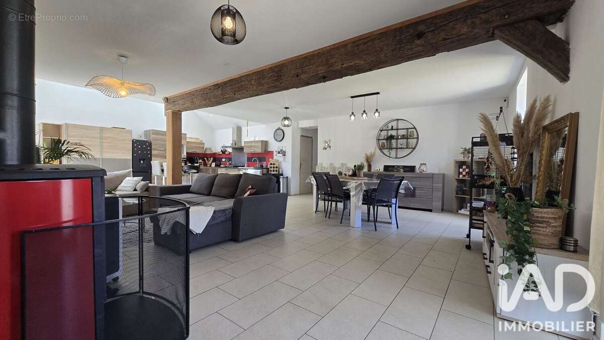 Maison 142 m² à Saint-Aubin-Des-Coudrais  - photo 4