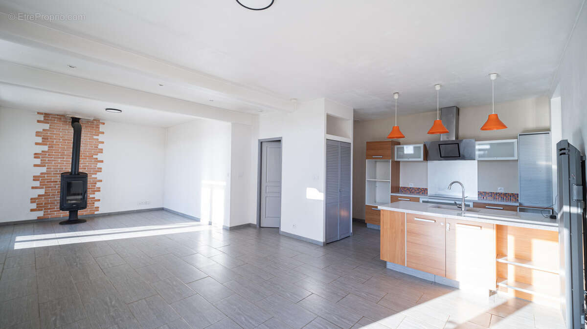 Maison à MONTELIMAR