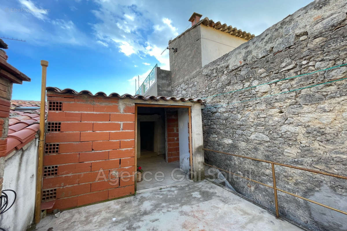 Maison à NISSAN-LEZ-ENSERUNE