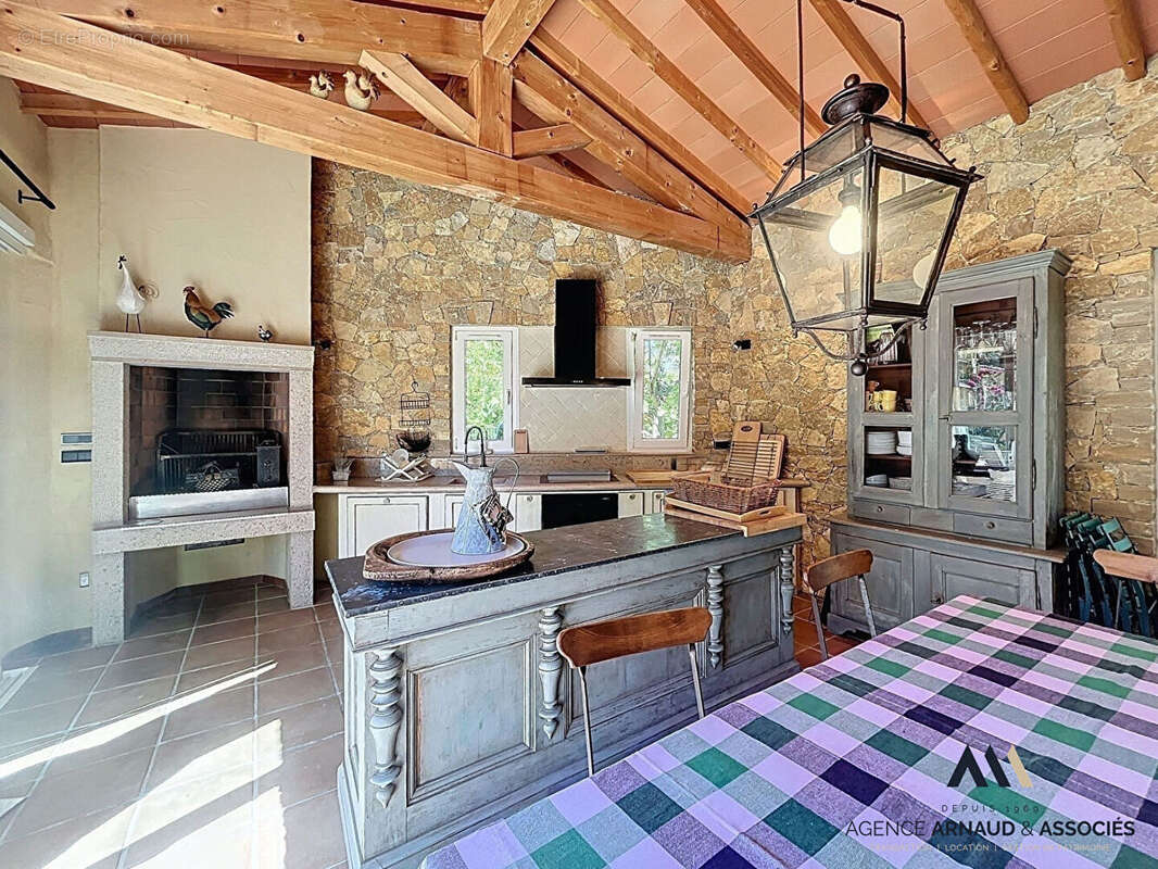 Magnifique maison (5 chambres) de plain-pied avec piscine - photo 14