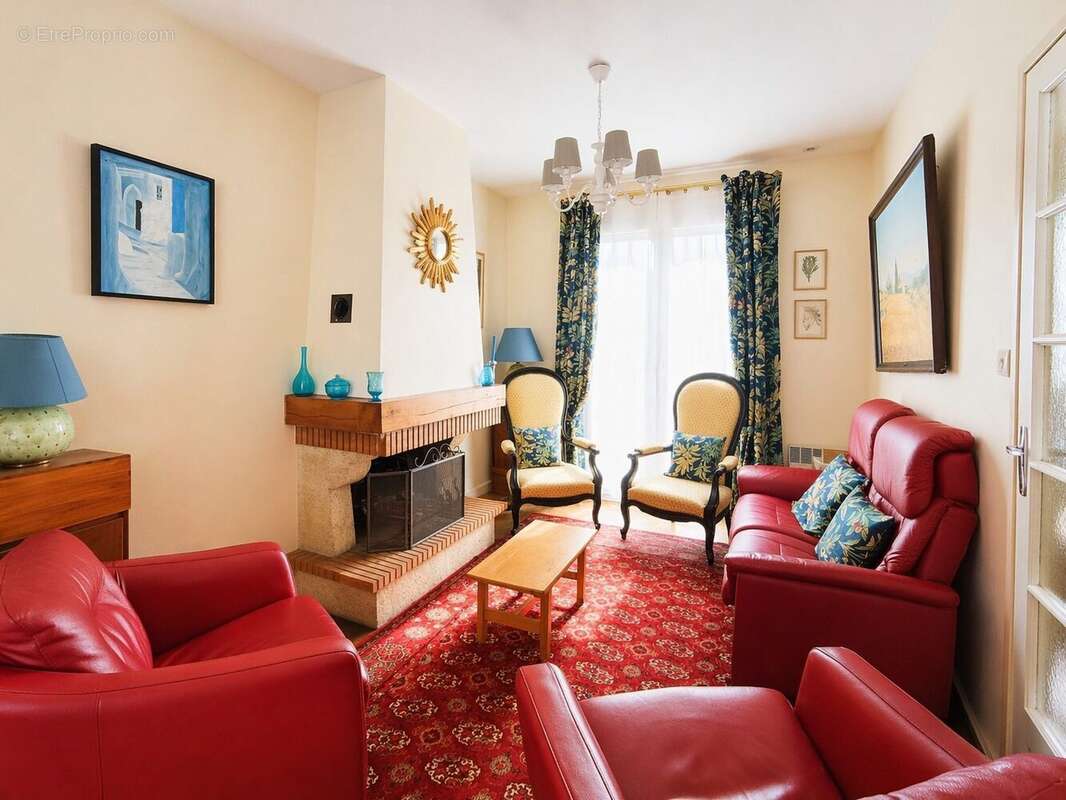 Maison à SAINT-CYR-SUR-LOIRE